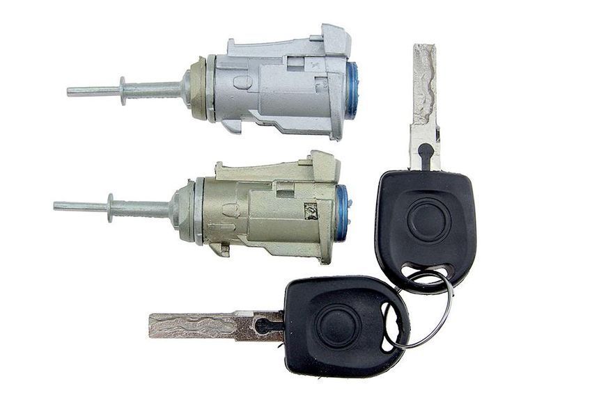Вкладиш замку двері Volkswagen Golf Iv 191997&ndash;, Bora 191998&ndash;, Polo 2020&ndash;, Skoda Fabia 191999&ndash; wkładki Zamka L+P+Klucze 2sztuki NTY EZC-VW-092 EZC-VW-092 фото